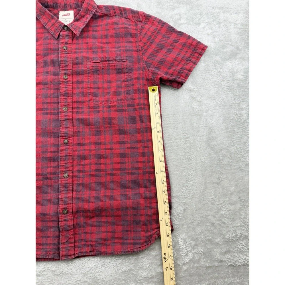 Levis Mens Size Medium Button Up Plaid Cotton Polyester Red Camisa Short Sleeve